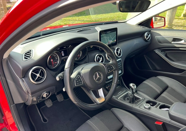 Mercedes-Benz Klasa A cena 61900 przebieg: 38000, rok produkcji 2017 z Oława małe 301